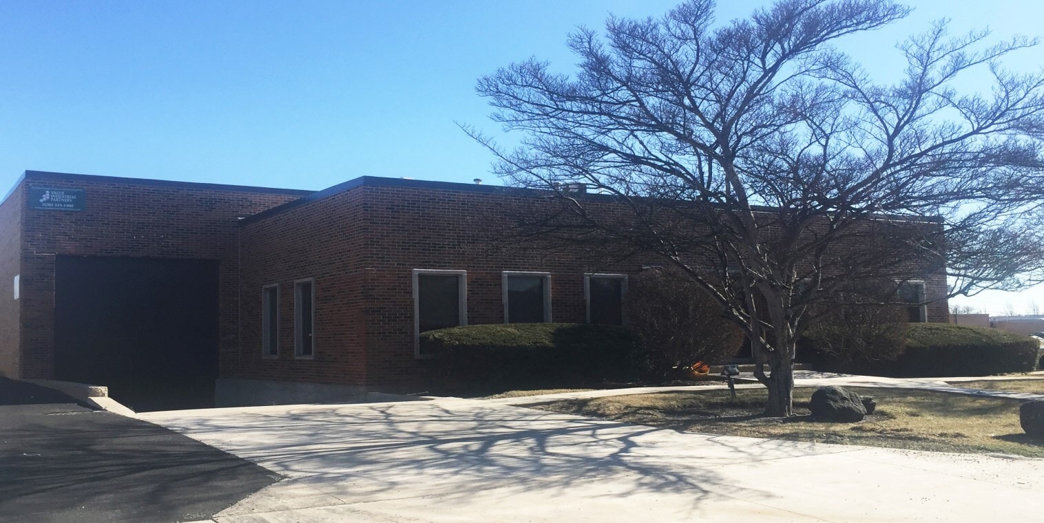 2575-2577 United Ln, Elk Grove Village, IL for lease Building Photo- Image 1 of 2