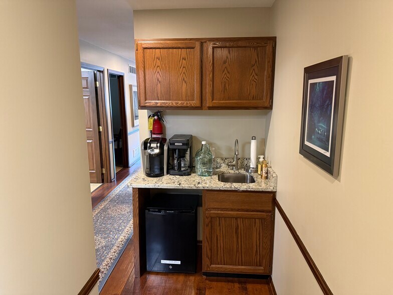 918 Trailwood Dr, Youngstown, OH à vendre - Photo intérieure - Image 3 de 6