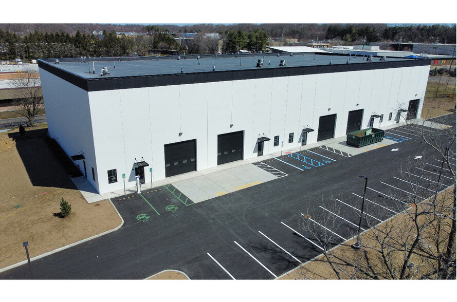 17 Van Vooren Drive, Oakland, Bergen County, NJ, Oakland, NJ for lease - Building Photo - Image 1 of 8