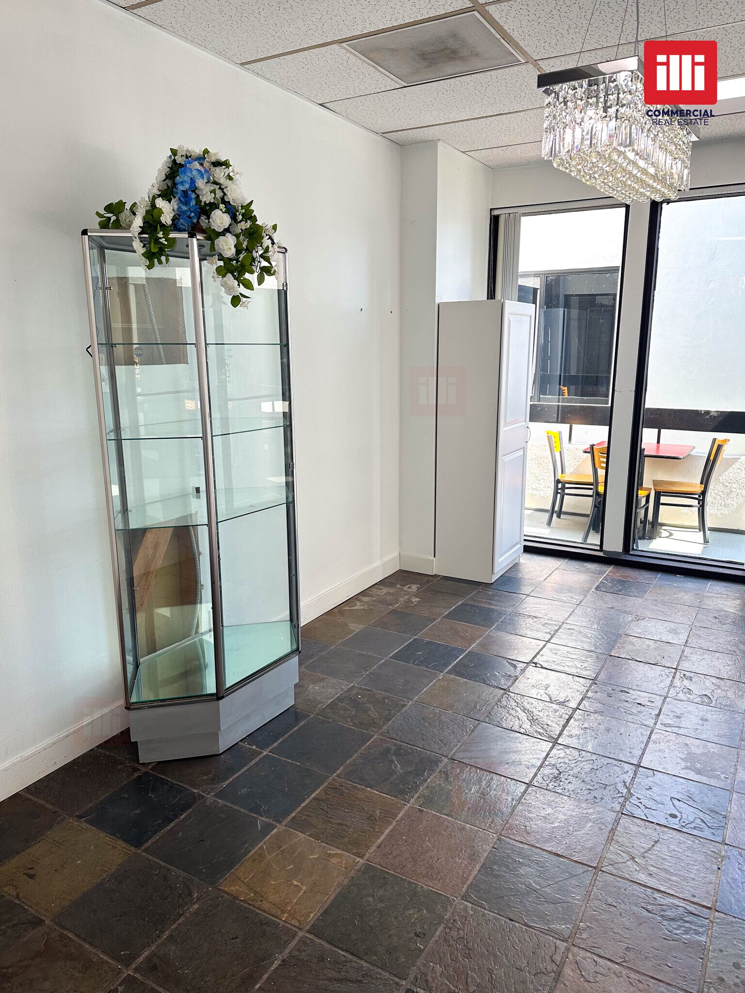 20833-20861 Ventura Blvd, Woodland Hills, CA for lease Interior Photo- Image 1 of 6