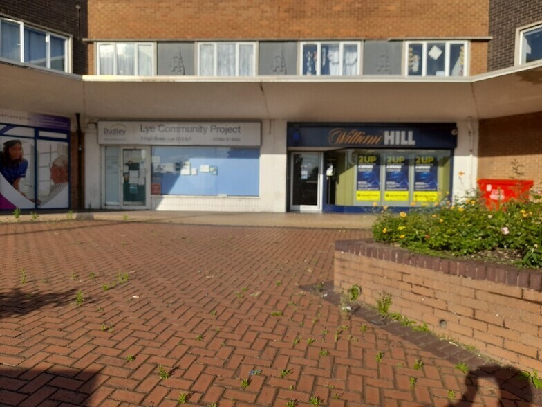 1-5 High St, Stourbridge à louer - Photo du bâtiment - Image 3 de 12