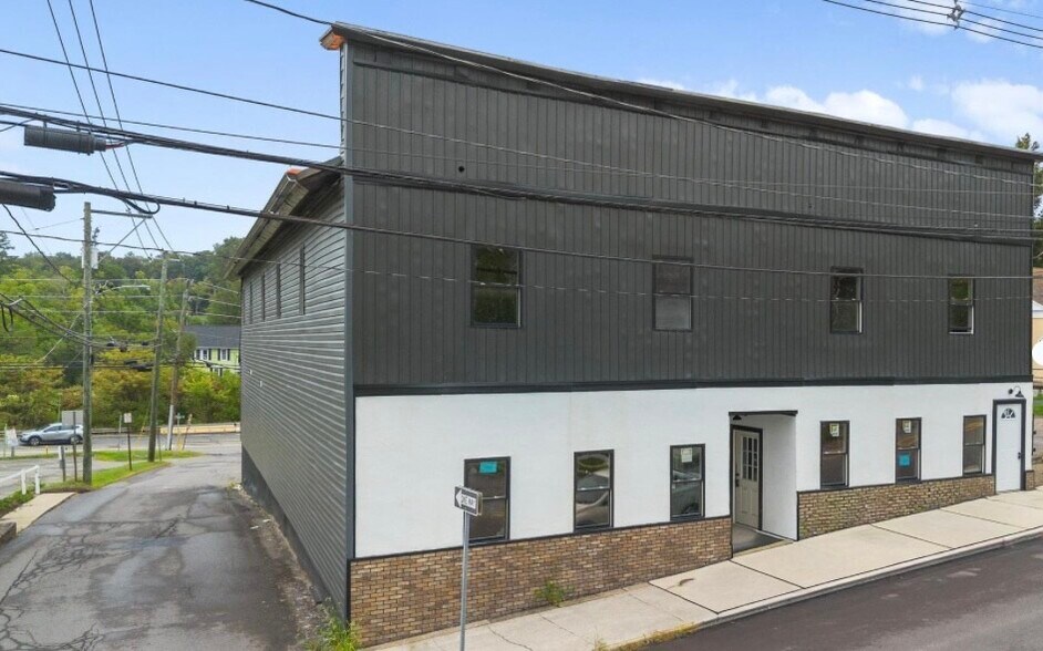 42-44 Main St, Dallas, PA à vendre - Photo du bâtiment - Image 2 de 23