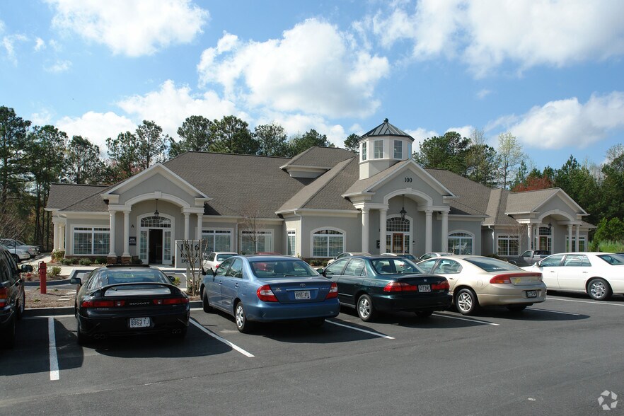 1816 Eagle Dr, Woodstock, GA à louer - Photo du bâtiment - Image 2 de 8