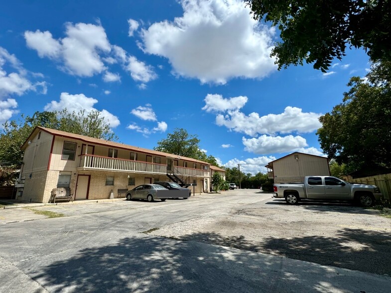 1523 Quintana Rd, San Antonio, TX à vendre - Photo du bâtiment - Image 2 de 17