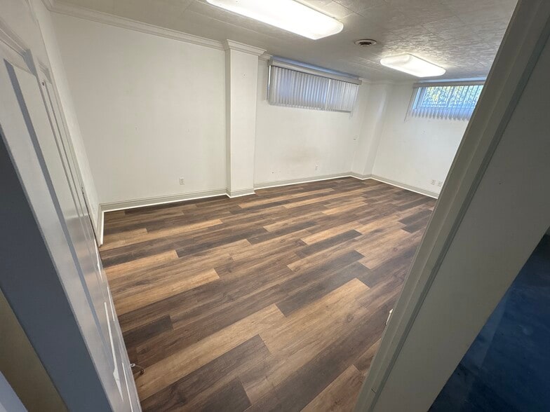 1511 Commerce St, Wellsburg, WV for lease - Interior Photo - Image 2 of 6