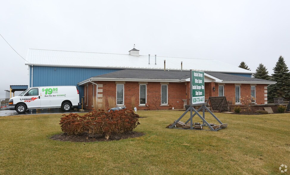825 E North St, Elburn, IL à louer - Photo du bâtiment - Image 3 de 47