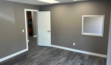 4419-4441 Robertson Rd, Madison, WI à louer Photo intérieure- Image 2 de 5