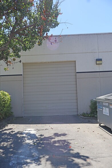 5610 Skylane Blvd, Santa Rosa, CA à louer - Photo du bâtiment - Image 2 de 4