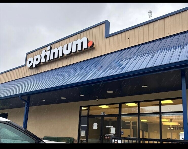 405 George Kostas Dr, Logan, WV à louer - Photo du bâtiment - Image 1 de 4