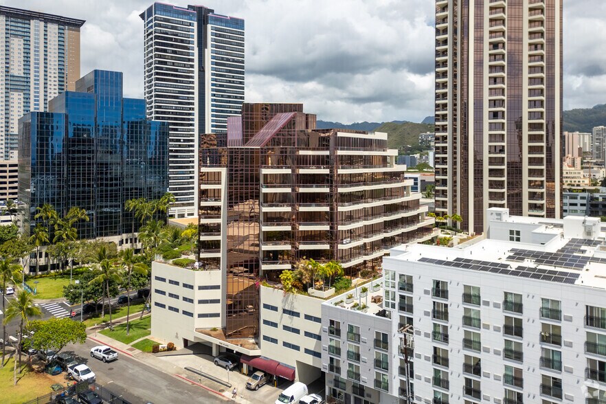 725 Kapiolani Blvd, Honolulu, HI à vendre - Photo du bâtiment - Image 2 de 6