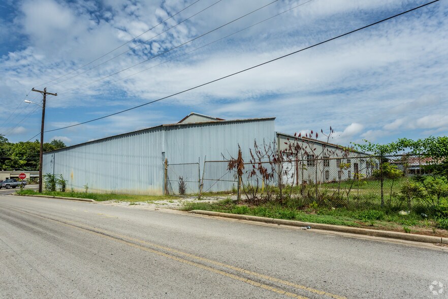 1414 Broadway St, Sheffield, AL à louer - Photo du bâtiment - Image 3 de 3