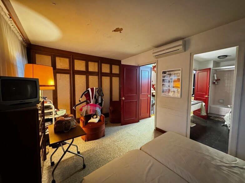 Multifamily in Igualada, Barcelona for sale - Interior Photo - Image 3 of 19