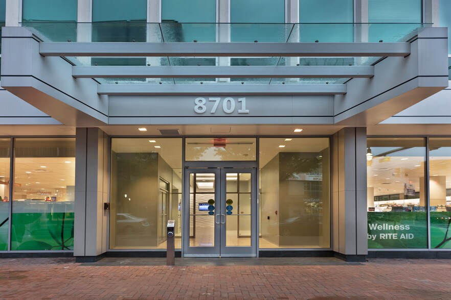 8701 Georgia Ave, Silver Spring, MD à louer - Photo du bâtiment - Image 2 de 6