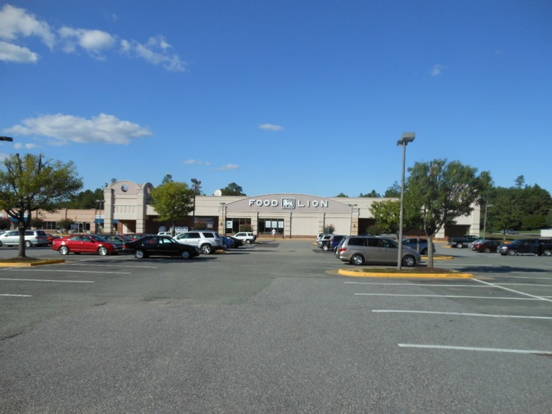 13530-13570 Waterford Pl, Midlothian, VA for lease - Building Photo - Image 2 of 7