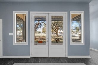 805 N Main St, Salado, TX for lease Interior Photo- Image 2 of 12