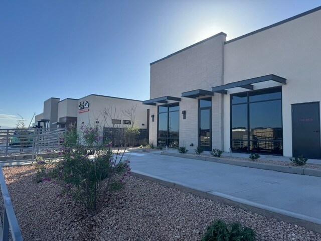 4655 S Pioneer Rd, St George, UT à louer - Photo du bâtiment - Image 3 de 7