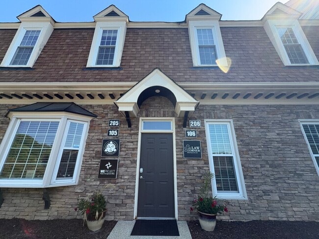 Plus de détails pour 211 E Six Forks Rd, Raleigh, NC - Bureau à vendre