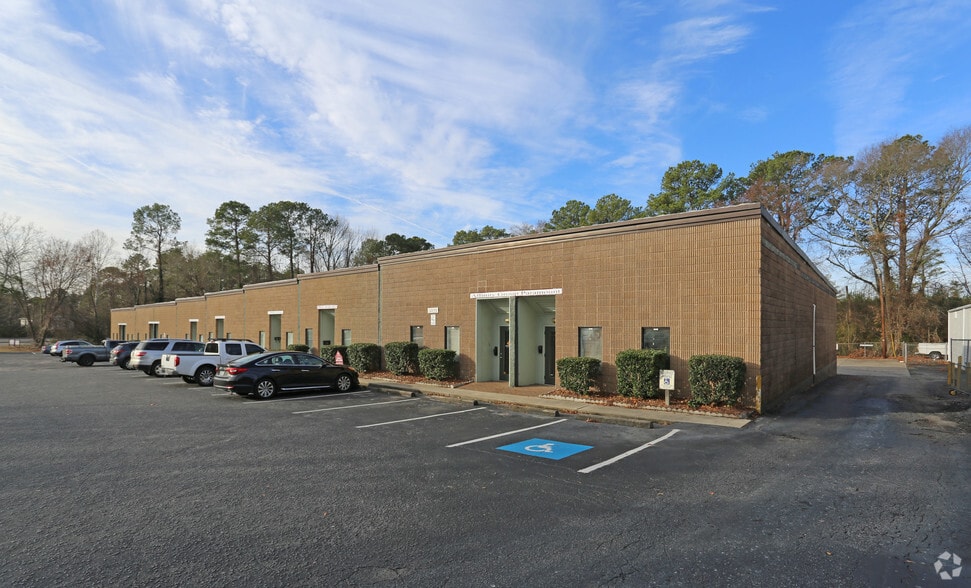3021 McNaughton Dr, Columbia, SC for lease - Primary Photo - Image 1 of 5