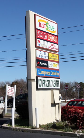 807-825 Main St, Graham, NC for lease - Building Photo - Image 2 of 9