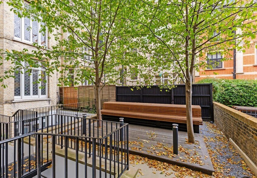 65 Sloane St, Londres à louer - Photo du bâtiment - Image 2 de 8