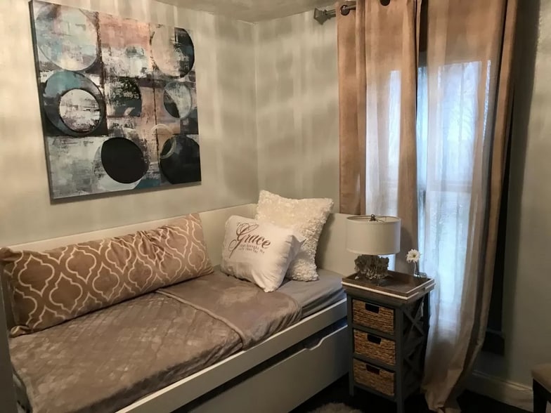 1113 NW 5th Ave, Gainesville, FL for sale - Interior Photo - Image 2 of 22