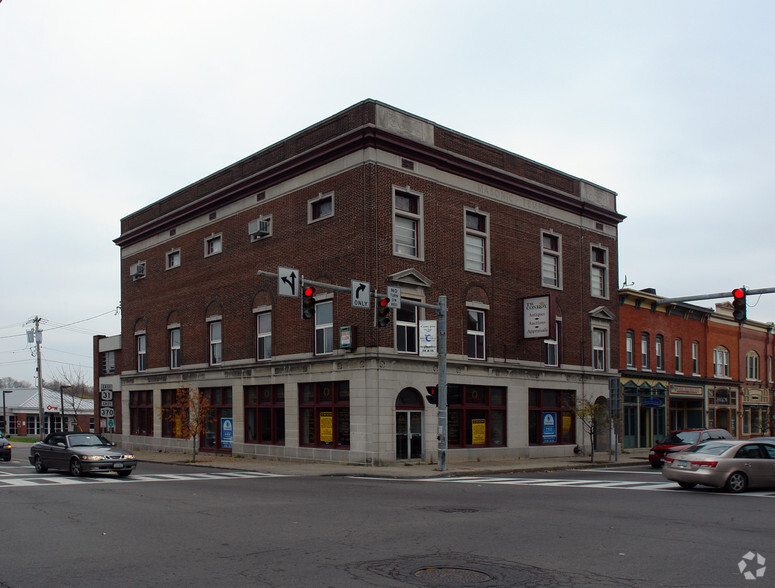 36 Oswego St, Baldwinsville, NY for sale - Primary Photo - Image 1 of 14