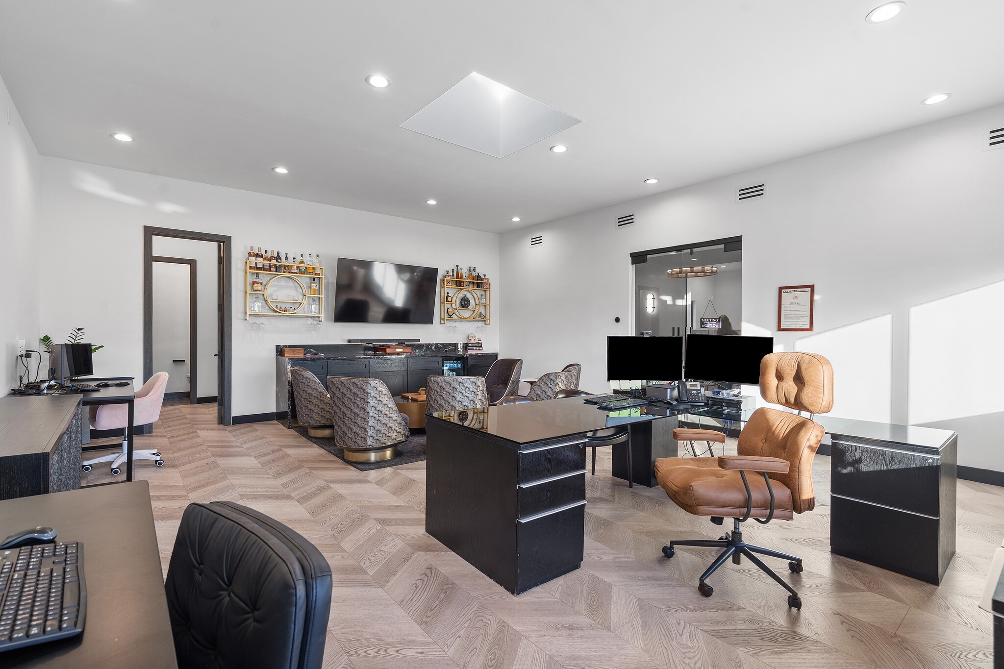 4041 Wilshire Blvd, Los Angeles, CA à louer Photo intérieure- Image 1 de 33