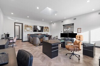 4041 Wilshire Blvd, Los Angeles, CA à louer Photo intérieure- Image 1 de 33