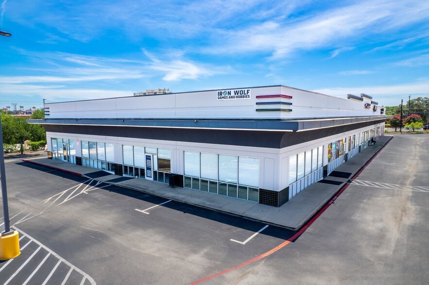 7122 San Pedro Ave, San Antonio, TX for lease - Building Photo - Image 2 of 11