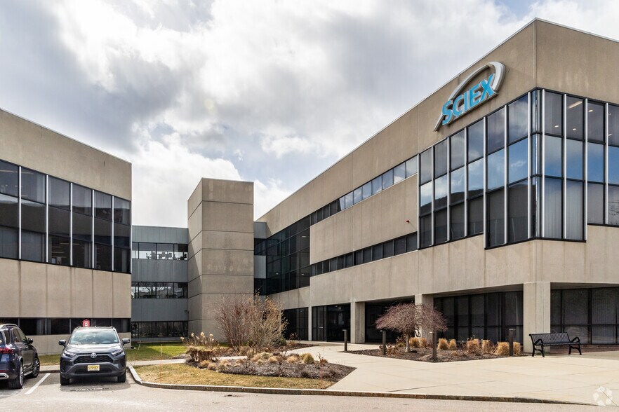 500 Old Connecticut Path, Framingham, MA à vendre - Photo du bâtiment - Image 3 de 5