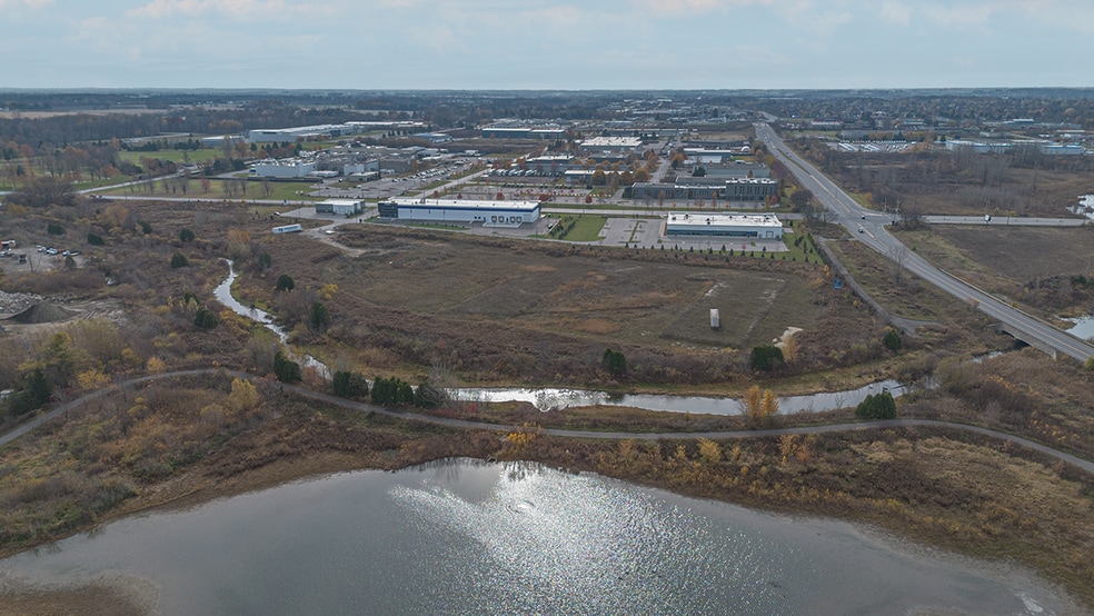 2130 Oxford St E, London, ON for sale - Building Photo - Image 2 of 7