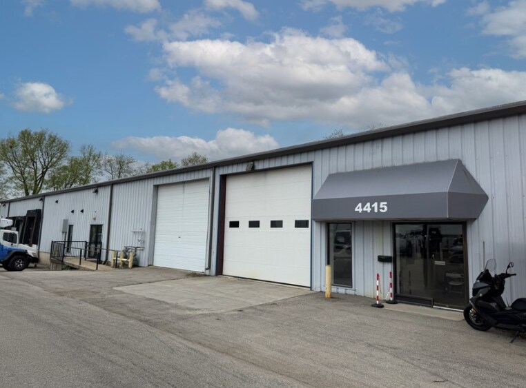 4411-4417 Robertson Rd, Madison, WI for lease Building Photo- Image 1 of 11