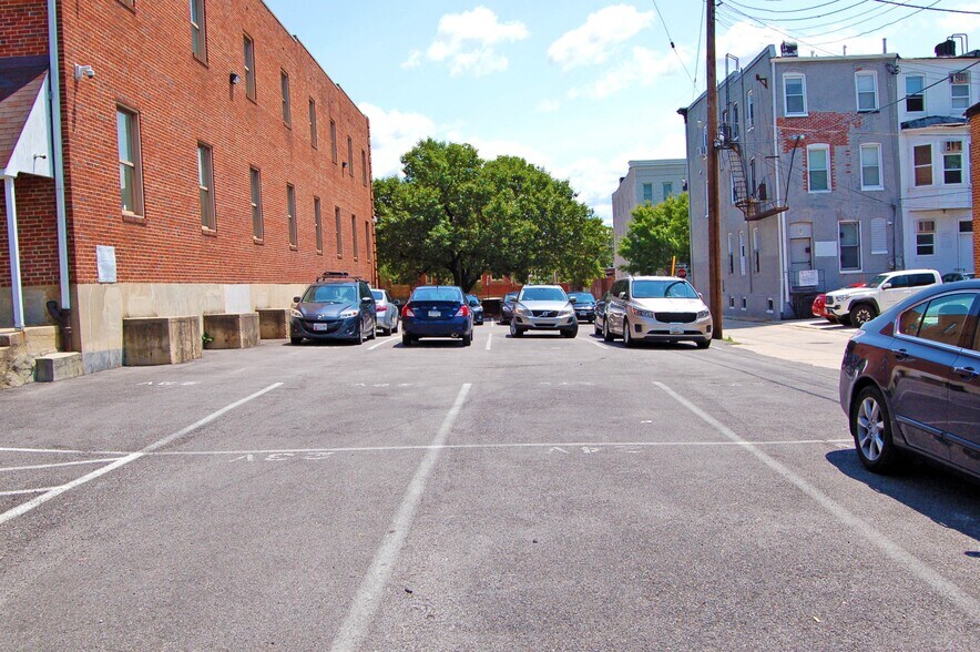 2506-2510 St. Paul St, Baltimore, MD à louer - Photo du bâtiment - Image 3 de 4