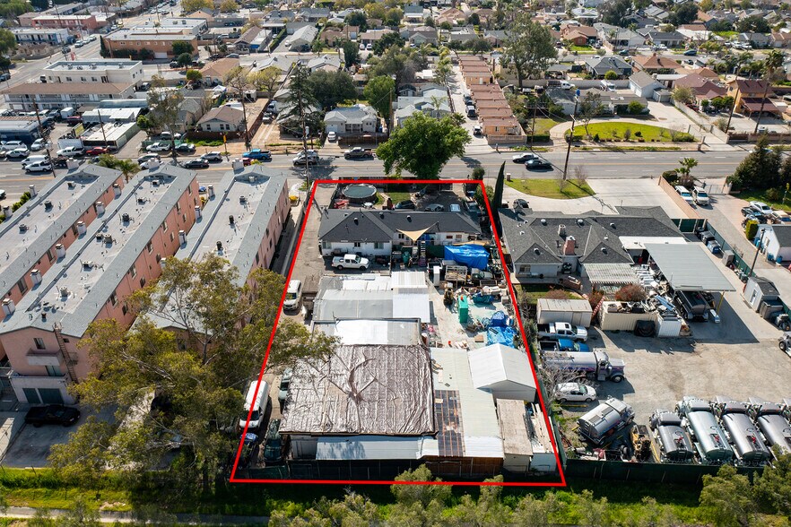 13177 Foothill Blvd, Sylmar, CA à vendre - Photo du bâtiment - Image 2 de 2