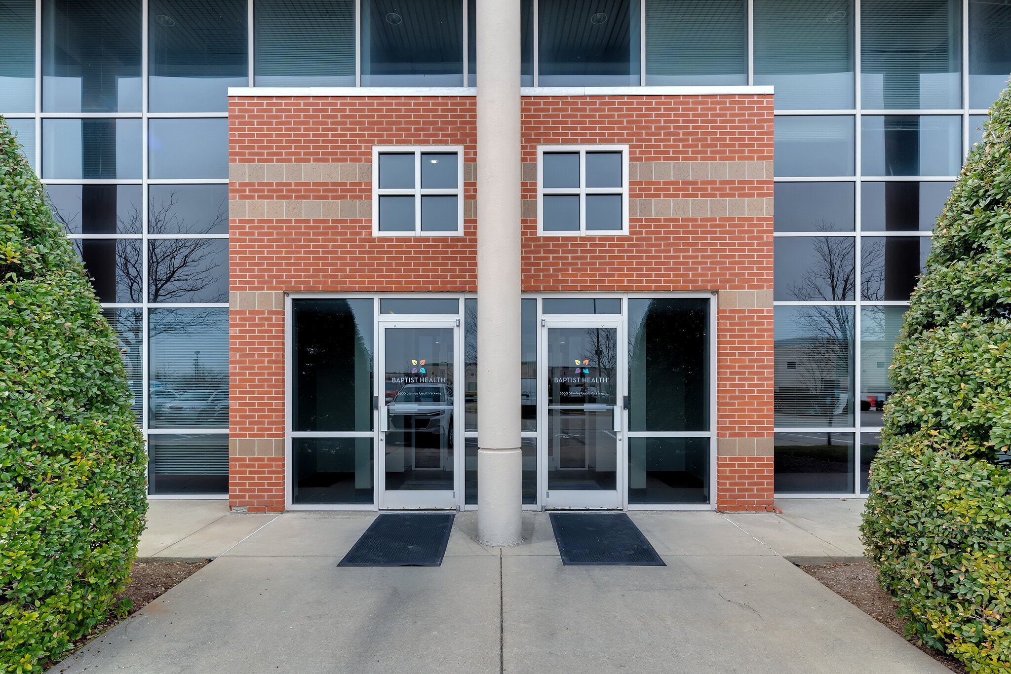 2600 Stanley Gault Pky, Louisville, KY for lease Primary Photo- Image 1 of 37