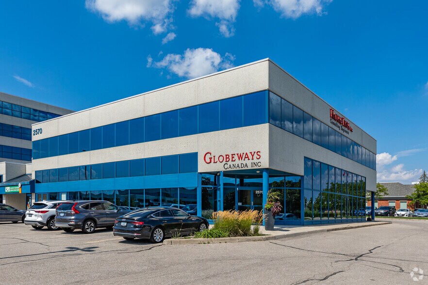 2570 E Matheson Blvd, Mississauga, ON à vendre - Photo principale - Image 1 de 1