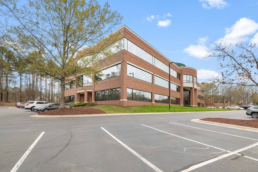 2300 Rexwoods Dr, Raleigh, NC à louer - Photo principale - Image 1 de 16