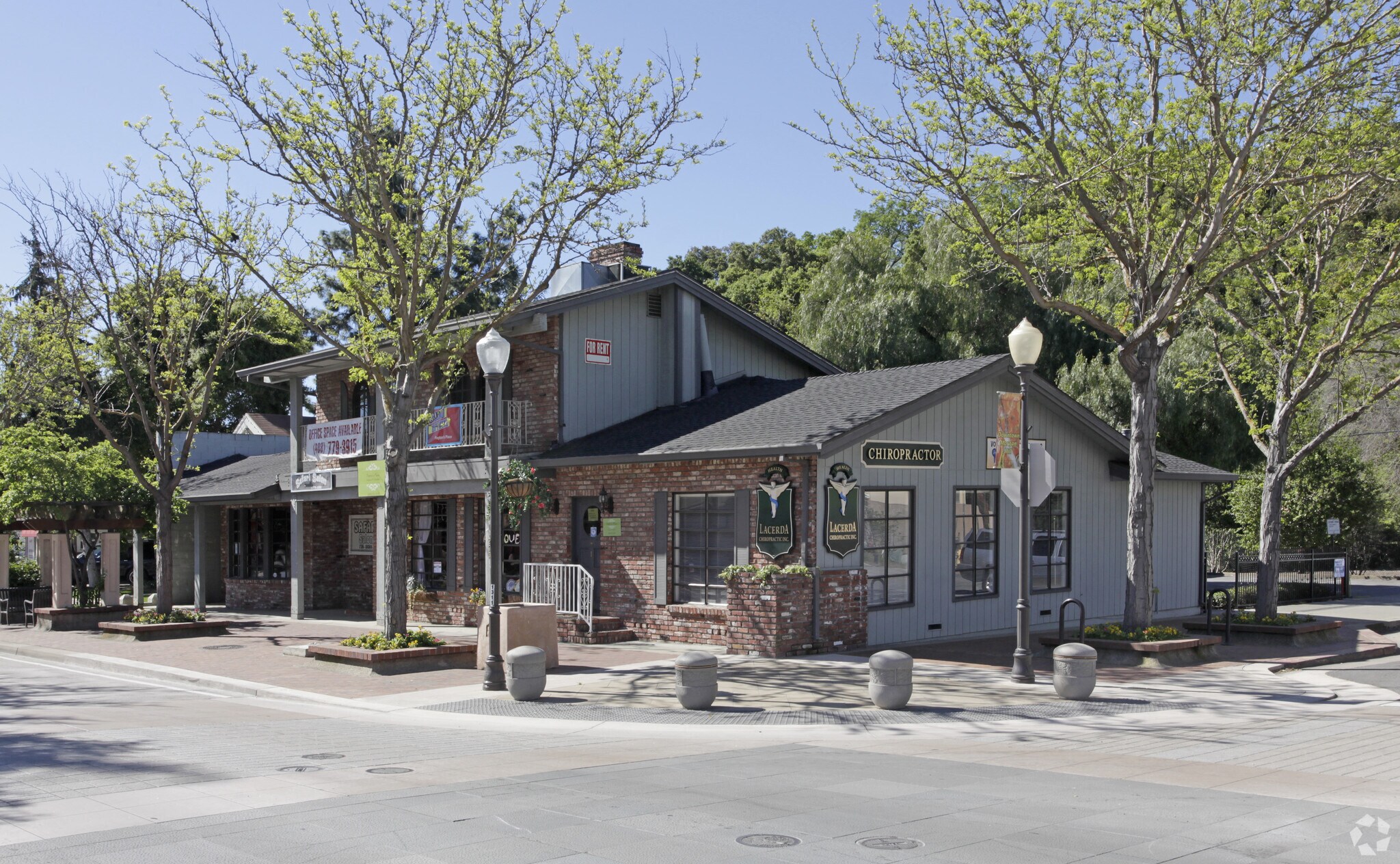 17295 Monterey St, Morgan Hill, CA à louer Photo principale- Image 1 de 7