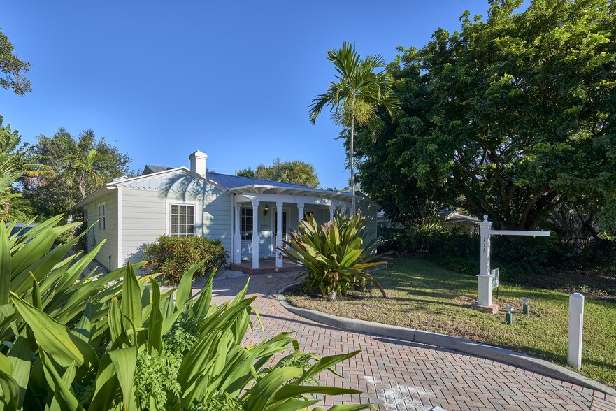 131 N Swinton Ave, Delray Beach, FL à louer - Photo du bâtiment - Image 3 de 11