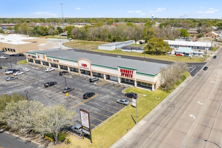 1002 Jefferson Terrace Blvd, New Iberia, LA à louer - Photo du bâtiment - Image 3 de 9