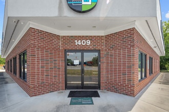 1409 Clinton Rd, Fayetteville, NC for lease Interior Photo- Image 2 of 13