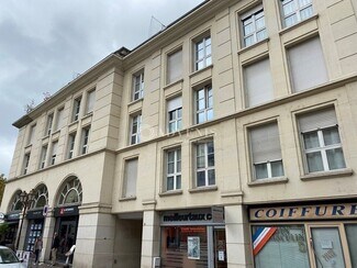 More details for 12 Rue Du 8 Mai 1945, Poissy - Office for Lease