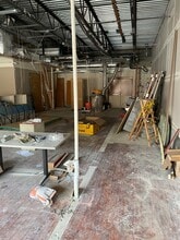 505 E University Ave, Champaign, IL à vendre Photo intérieure- Image 2 de 6