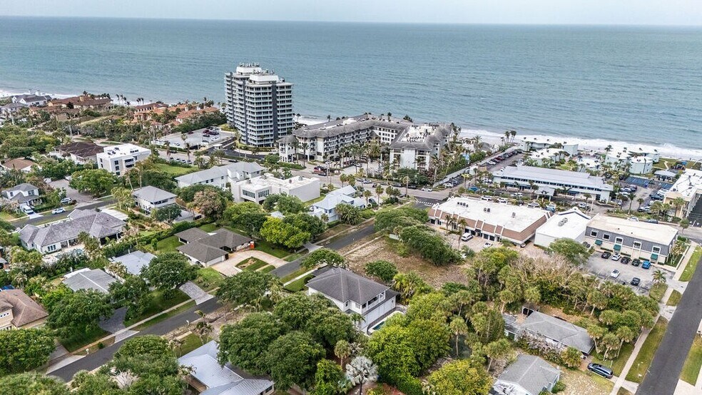 3509 Ocean Dr, Vero Beach, FL à vendre - Photo du bâtiment - Image 3 de 17