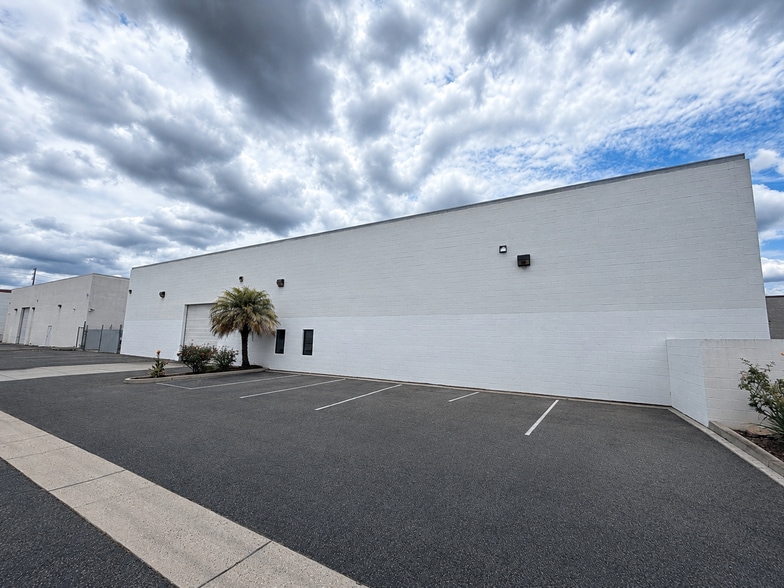 5450 Tech Cr, Moorpark, CA for lease - Building Photo - Image 3 of 11