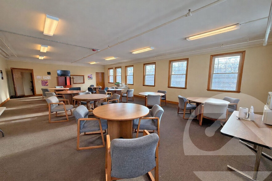 501 W Kearsley St, Flint, MI for lease - Interior Photo - Image 2 of 8