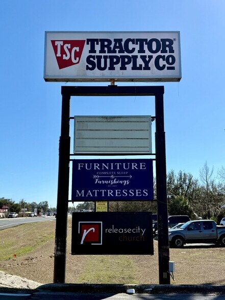 2202 N Young Blvd, Chiefland, FL à vendre - Autre - Image 2 de 6