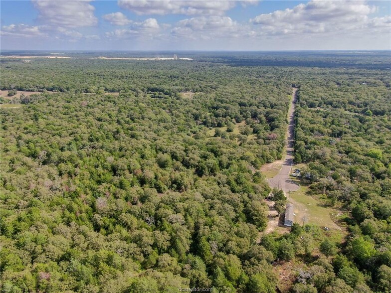 Pauline Ln, Caldwell, TX à vendre - Photo principale - Image 1 de 1