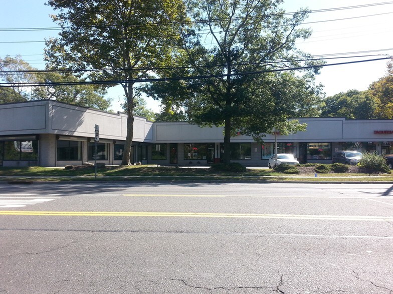 2-14 Middle Country Rd, Middle Island, NY for lease - Building Photo - Image 3 of 4