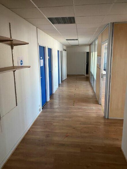 Bureau dans Le Blanc-Mesnil à louer - Photo intérieure - Image 3 de 8